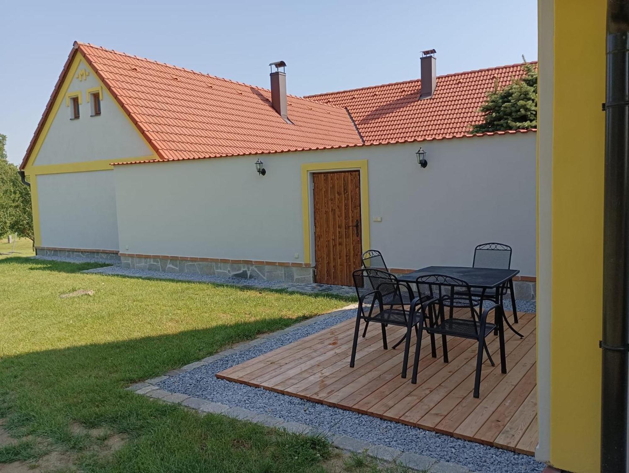 Apartmán na statku Jílovice Esterno foto